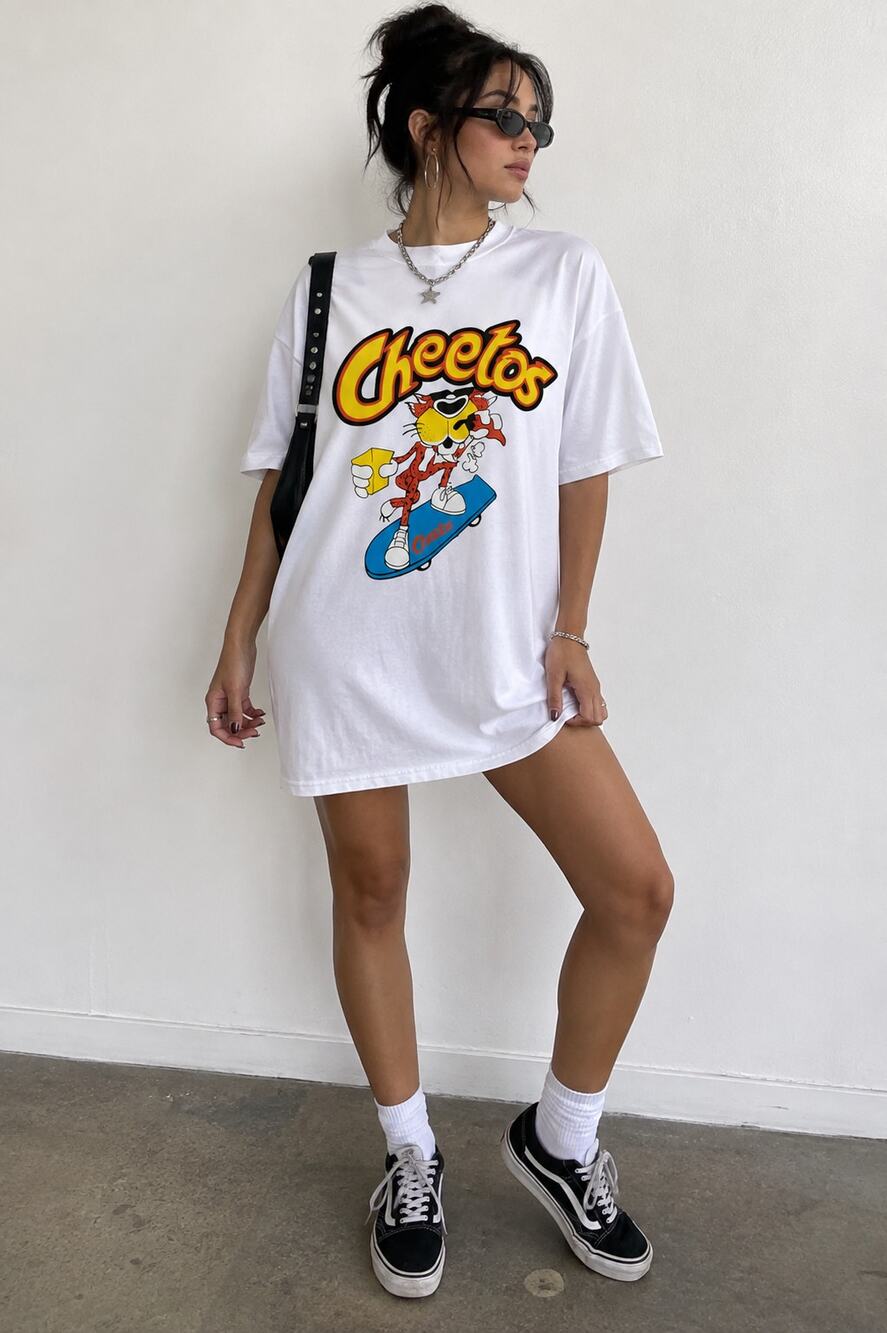 Vintage Style Cheetos Chester Cheetah Skateboard Graphic Long T-Shirt White
